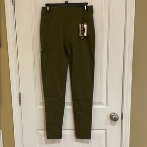Kathy NWT size XL Olive pull on Pants